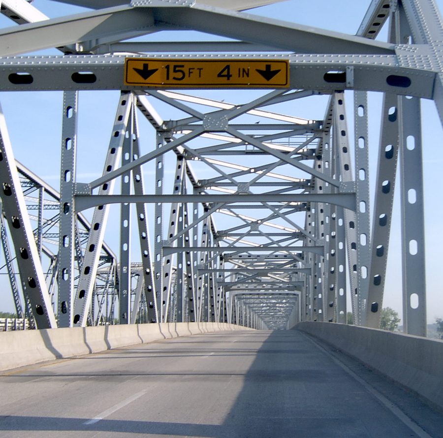 Vue depuis l’intérieur du pont Platte Purchase au-dessus du Missouri