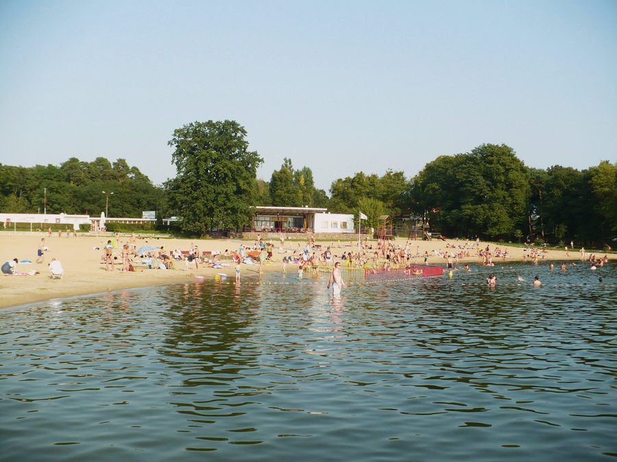 Plage sur le lac Rudnickie Wielkie
