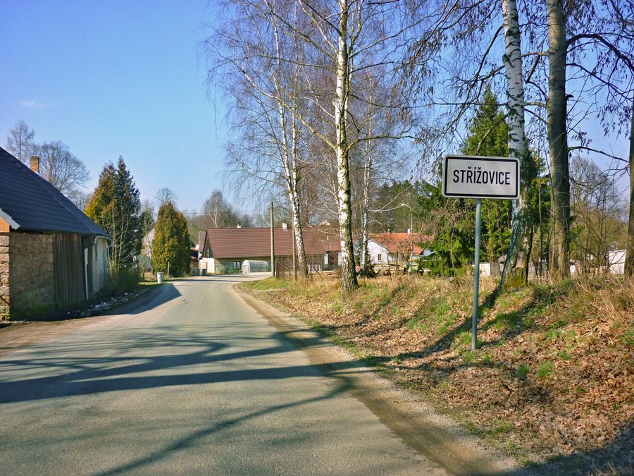 Accès à Střížovice près de Kunžak dans le paysage vallonné de la Bohême du Sud