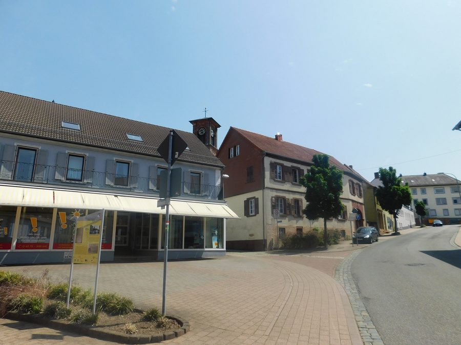 Centre historique de Waldmohr avec église et mairie