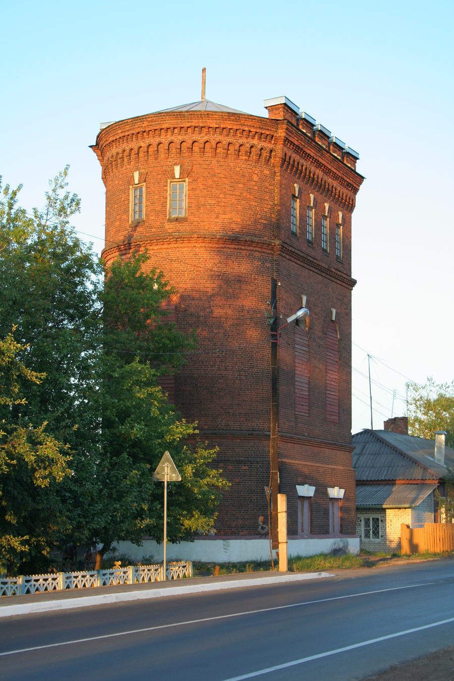 Château d’eau près de la gare de Lichoslawl dans l’oblast de Tver