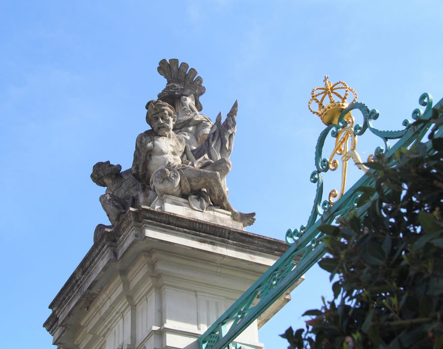 Château résidentiel de Ludwigsburg avec les jardins environnants