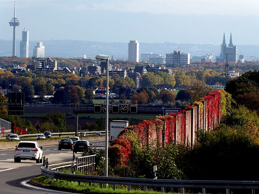 Vue de Frechen vers l’est au-dessus de Cologne avec la cathédrale de Cologne