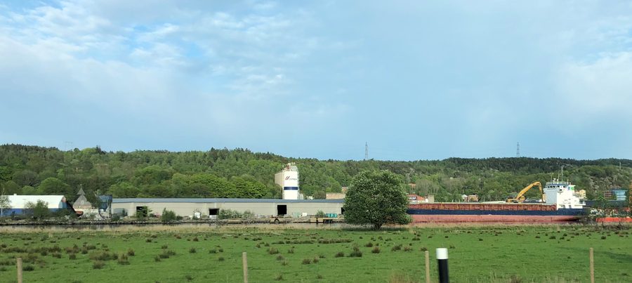 Göta älv à Surte, dans la commune d’Ale, avec paysage riverain