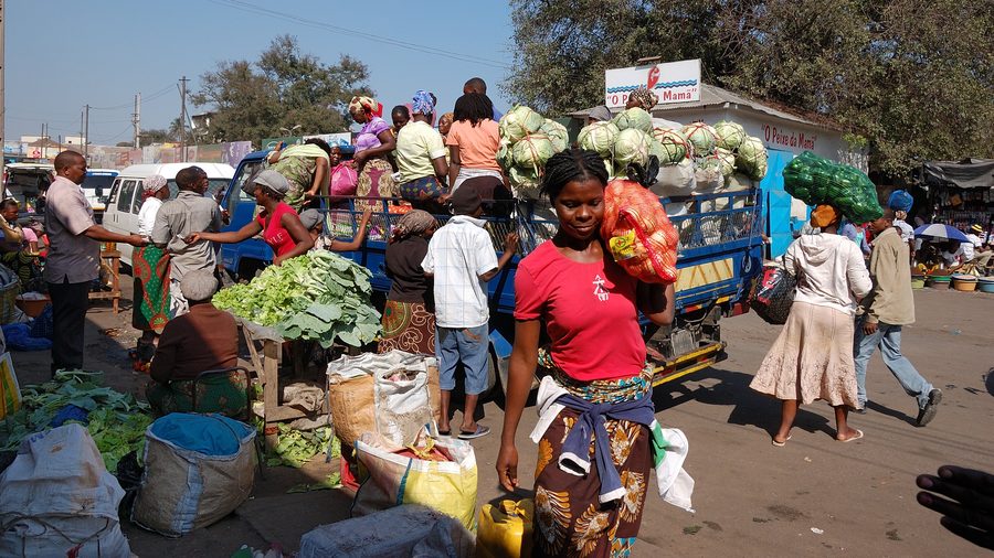 Scène de marché à Maputo