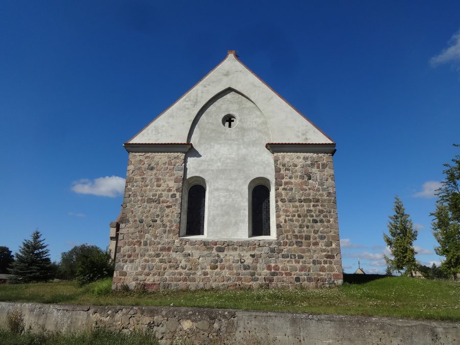 Église du village à Haßleben dans le Boitzenburger Land, vue depuis l’est