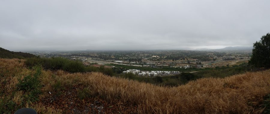 Vue panoramique de Temecula Valley depuis l'extrémité est de Via Horca