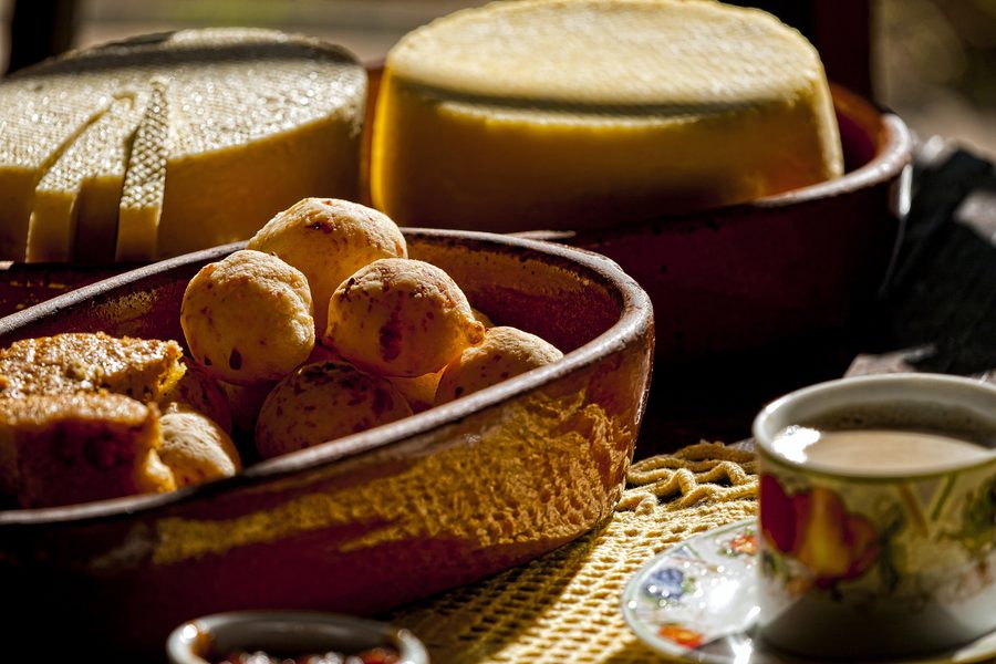 Pão de queijo, pain au fromage de Minas Gerais.