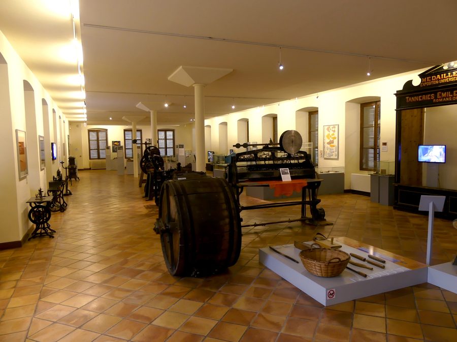 Premier étage du Musée international de la chaussure à Romans-sur-Isère