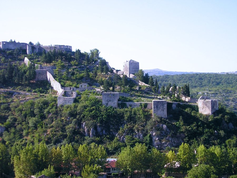 Forteresse de Vidoski sur une colline au-dessus de Stolac