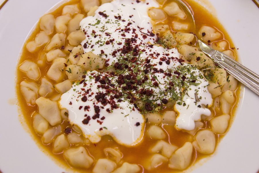 Kayseri mantısı, un plat traditionnel turc à base de pâte