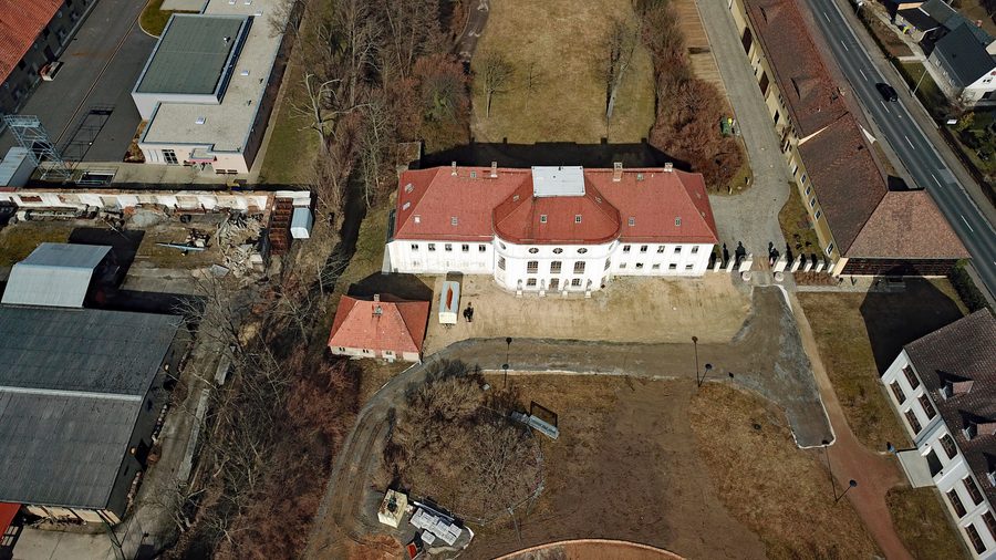 Vue aérienne du château de Königswartha en Saxe