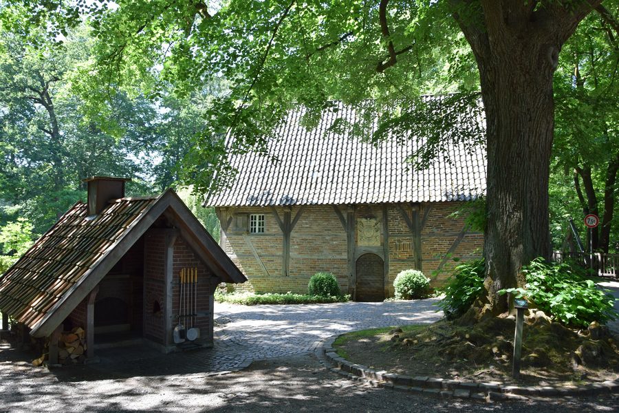 Vue ouest du moulin historique Haarmühle classé monument historique près d’Ahaus-Alstätte