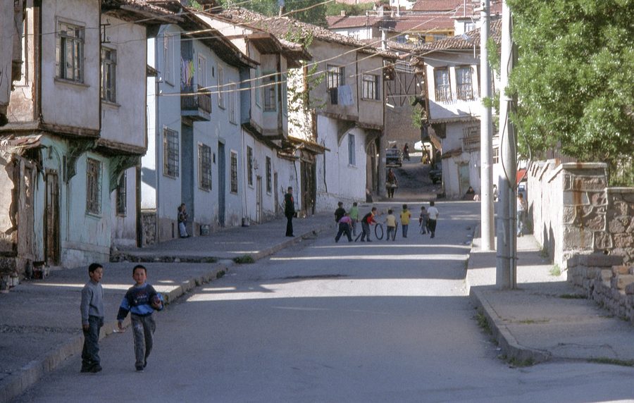 Maisons historiques et scène de marché à Çankırı