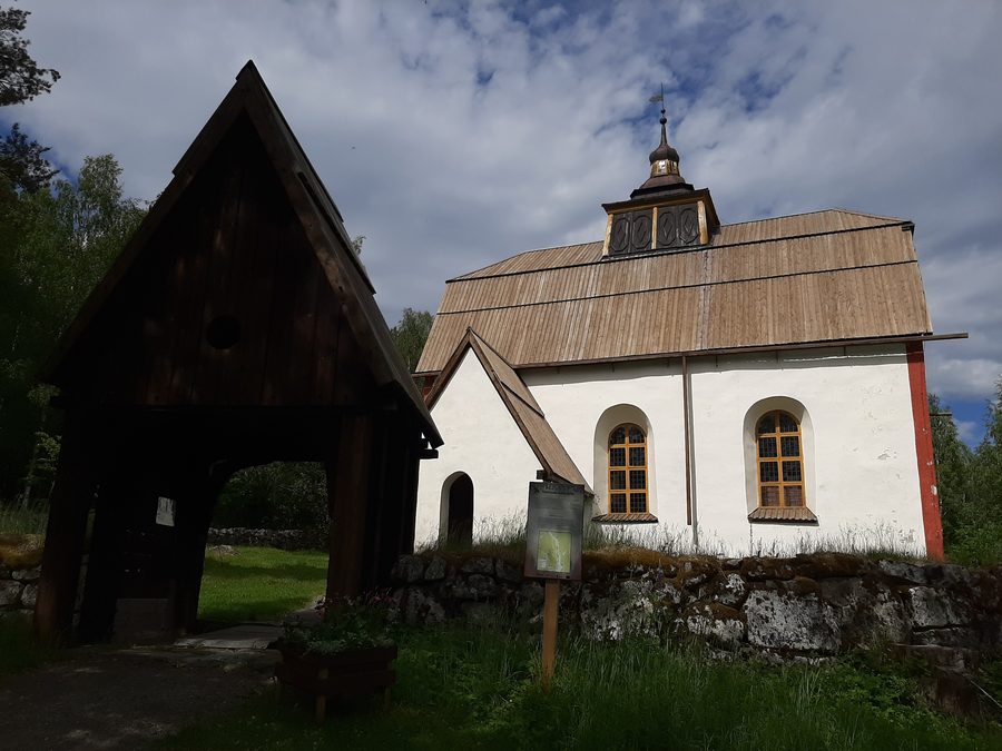 Extérieur de l’ancienne église d’Ytterlännäs à Bollstabruk, commune de Kramfors