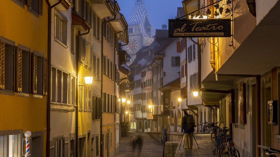 Vieille ville de Zoug avec la Zytturm