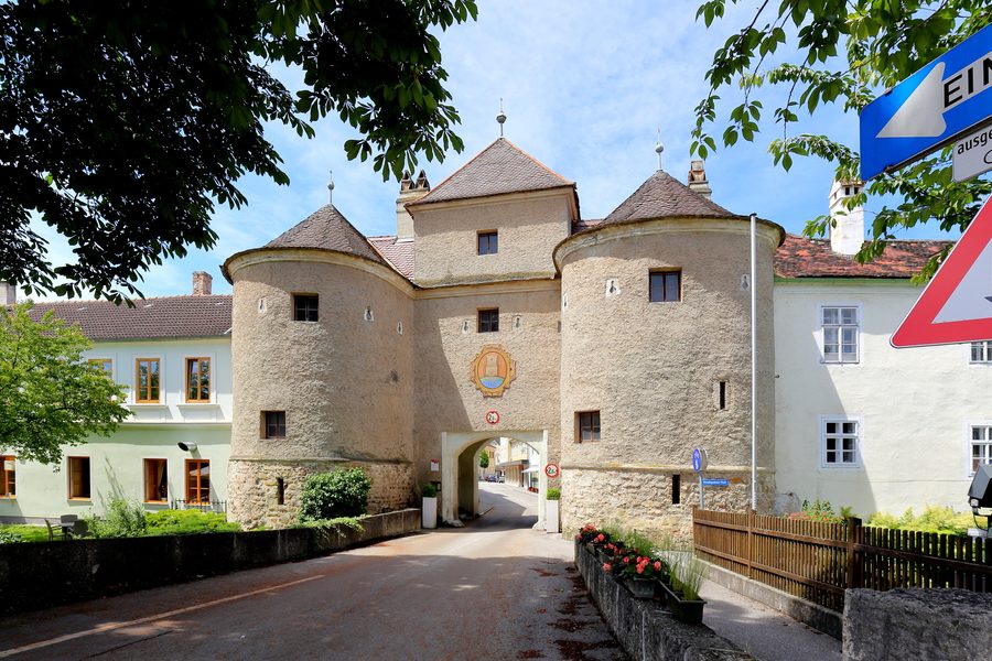 Porte romaine de Traismauer, ancienne porte principale du camp romain