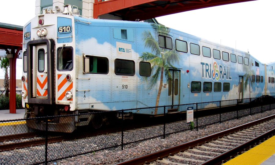 Train Tri-Rail à la gare de Delray Beach