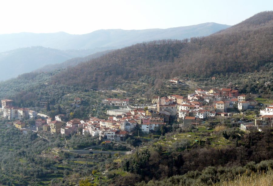 Panorama de Caravonica en Ligurie, Italie