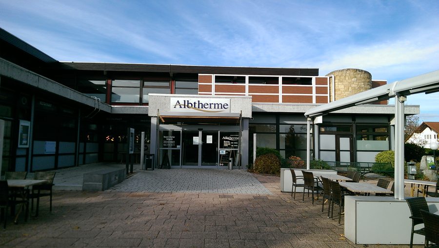 Parvis de l’Albtherme à Waldbronn