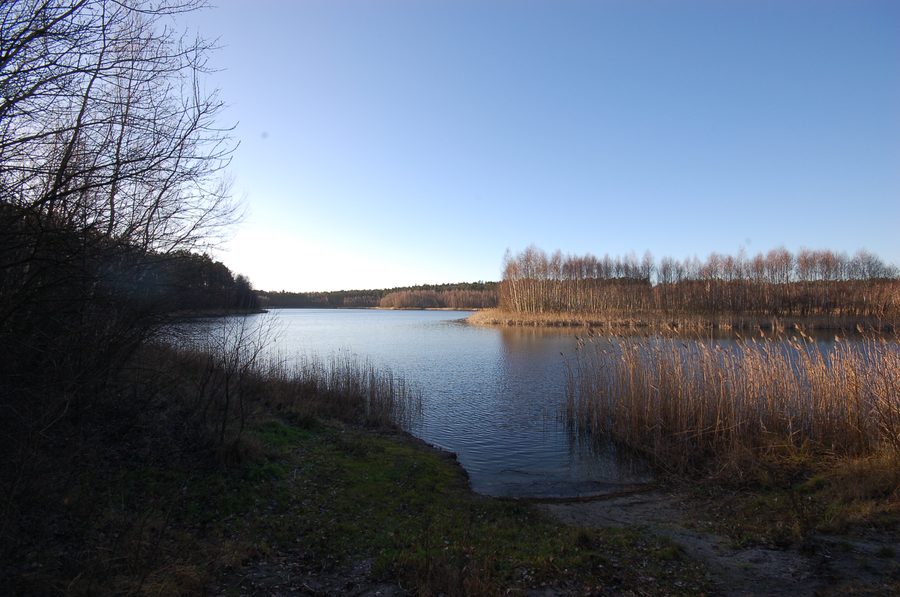Lac Długie près de Rogowo dans la voïvodie de Żnin, Pologne