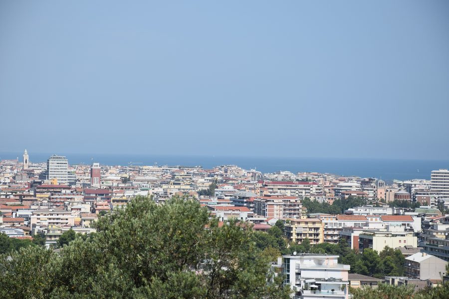 Vue panoramique de Pescara depuis le Colle Falcone