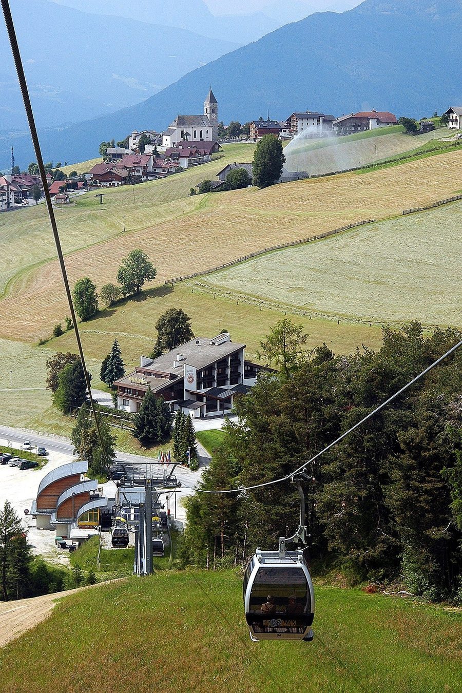 Vue de Meransen depuis le téléphérique du Gitschberg