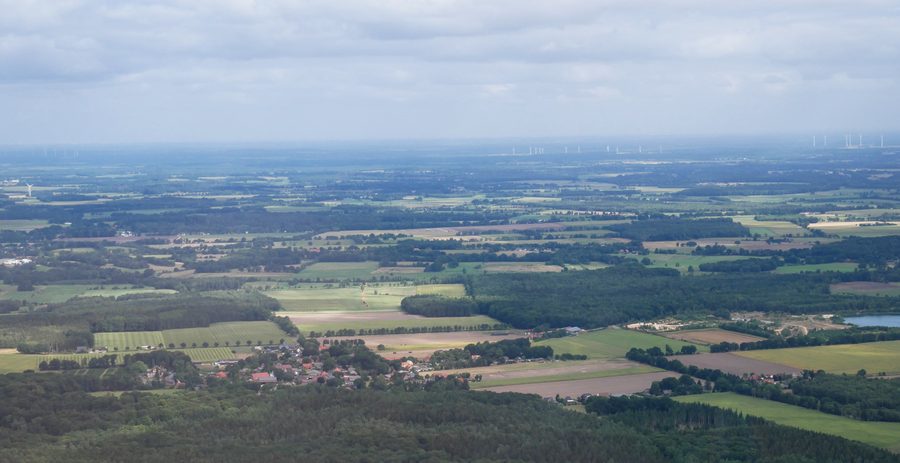 Vue aérienne de Wellen près de Beverstedt et des environs ruraux
