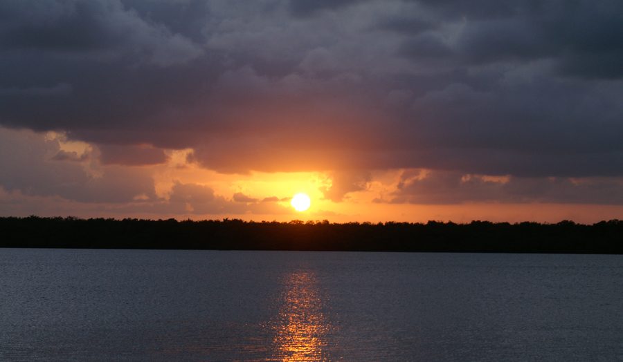 Coucher de soleil sur la Praia do Jacaré à Cabedelo, Paraíba
