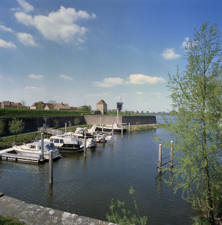 Fortifications de Heusden avec port et Waterpoort