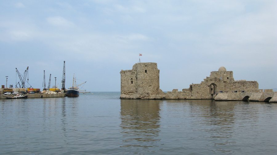 Forteresse maritime de Saïda devant la côte méditerranéenne au Liban