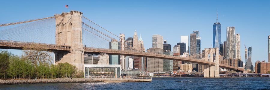 Le pont de Brooklyn et la skyline de Lower Manhattan