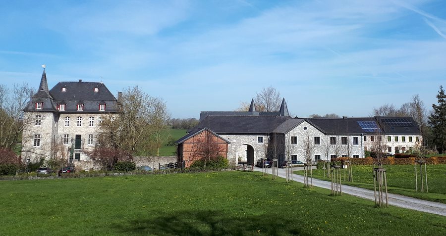 Vue générale du château de Libermé près de Kettenis en Belgique
