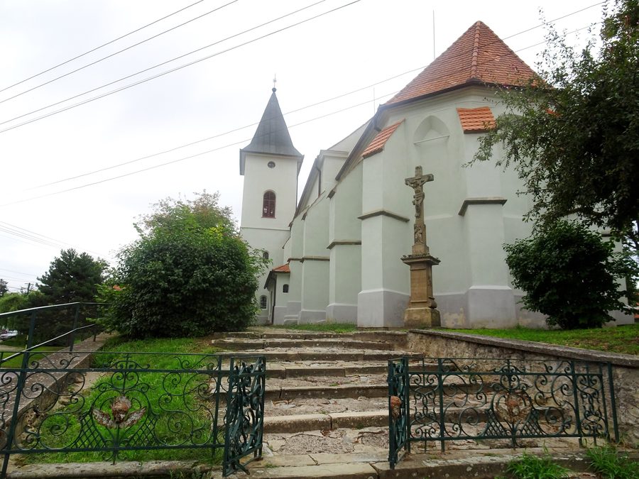 Vue extérieure de l’église de la Nativité de la Vierge à Vémyslice