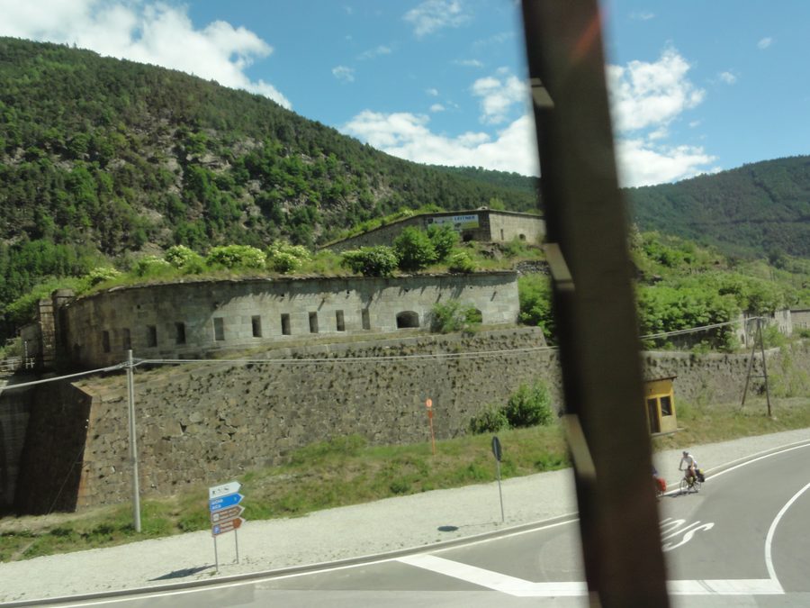 Franzensfeste et le Wipptal vus d’un train