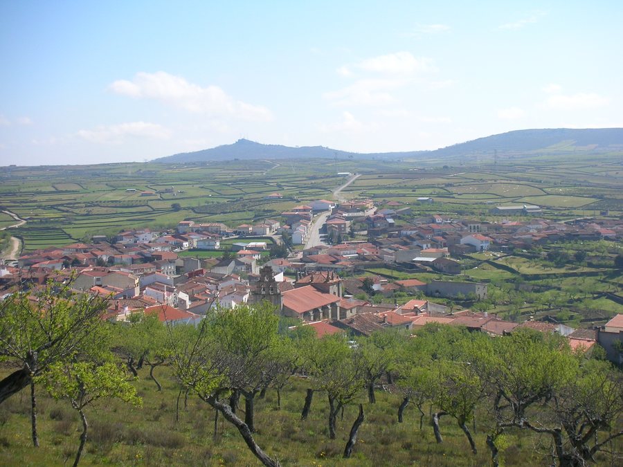 File:Vista de Vilvestre, provincia de Salamanca, España.jpg