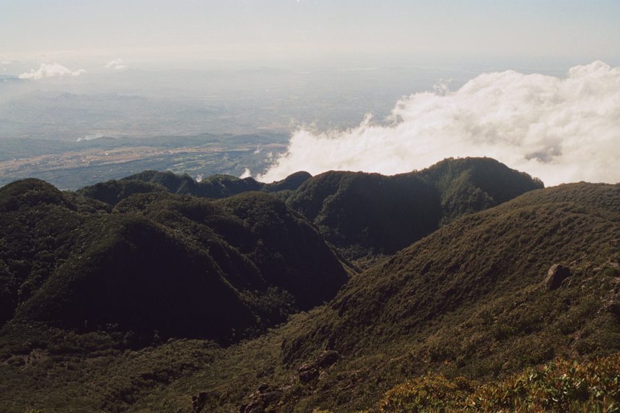 Paysage volcanique au sommet du Volcán Barú dans le parc national du Volcán-Barú
