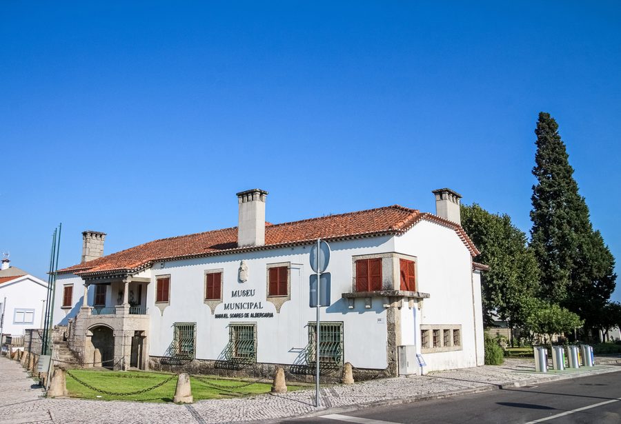 Vue extérieure du Museu Municipal de Carregal do Sal au Portugal
