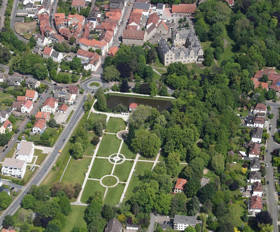 Vue aérienne du jardin de la ville de Stadthagen depuis le sud