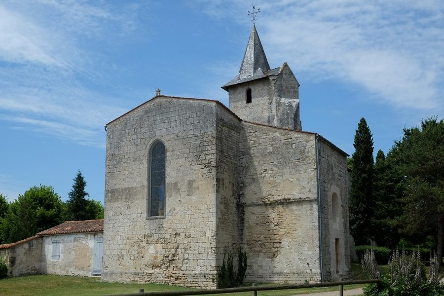 Église Notre-Dame-de-l'Assomption à Salles-sur-Mer, Charente-Maritime, France
