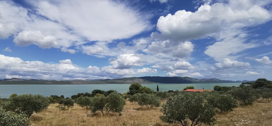 Paysage dans le parc naturel du lac de Vrana en Croatie