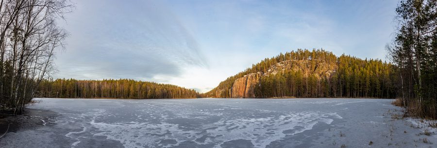 Falaises d’Olhava dans le parc national de Repovesi, Kouvola, Finlande