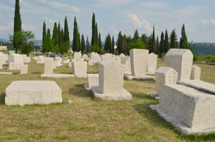 Stećci dans la nécropole de Radimlja près de Stolac