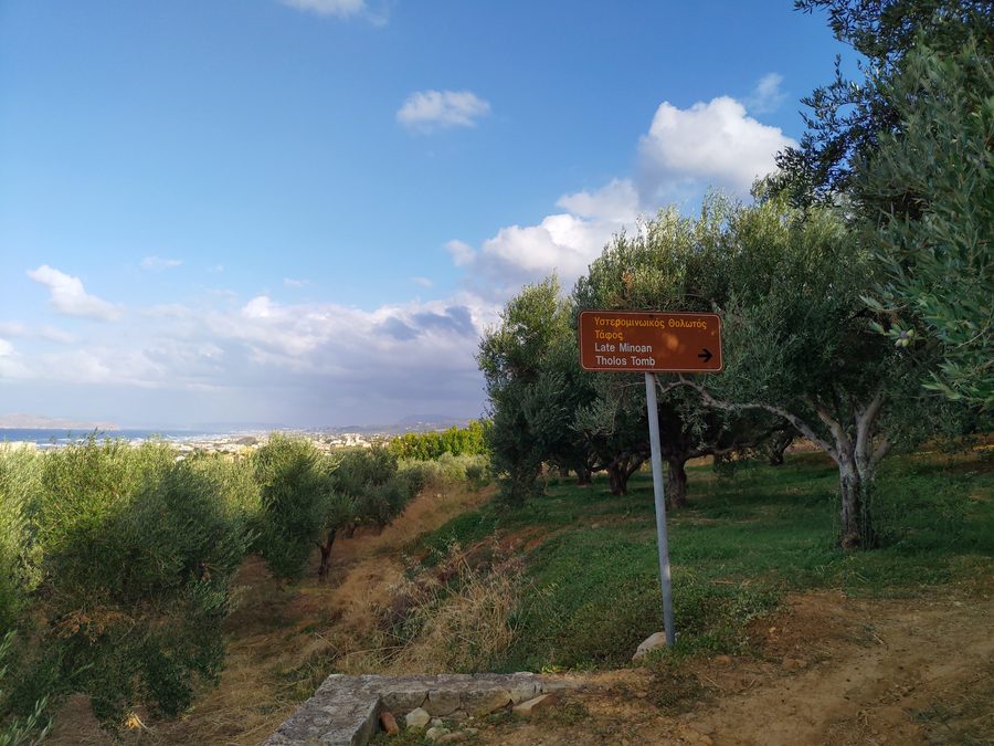 Tombe à tholos du Minoen récent à Maleme, Crète