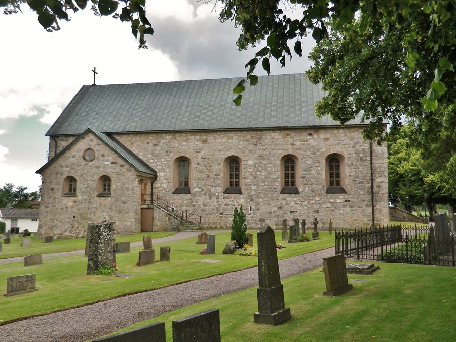 Vue extérieure de Halltorps kyrka à Halltorp, Suède