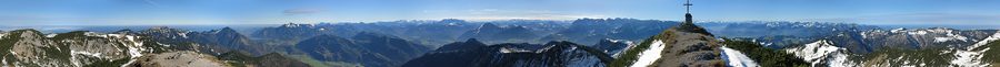 Vue panoramique depuis le Geigelstein sur les Alpes du Chiemgau