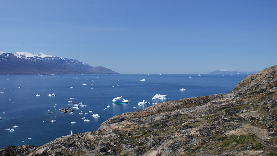 Baie de Qasigissat à Uummannaq avec les paysages du fjord d’Uummannaq
