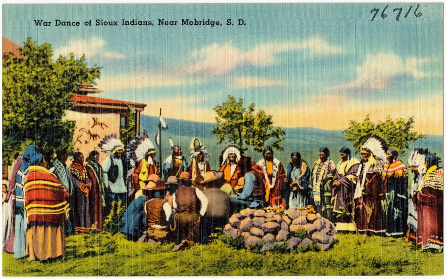 Carte postale historique montrant une danse de guerre d’Indiens Sioux près de Mobridge, dans le Dakota du Sud