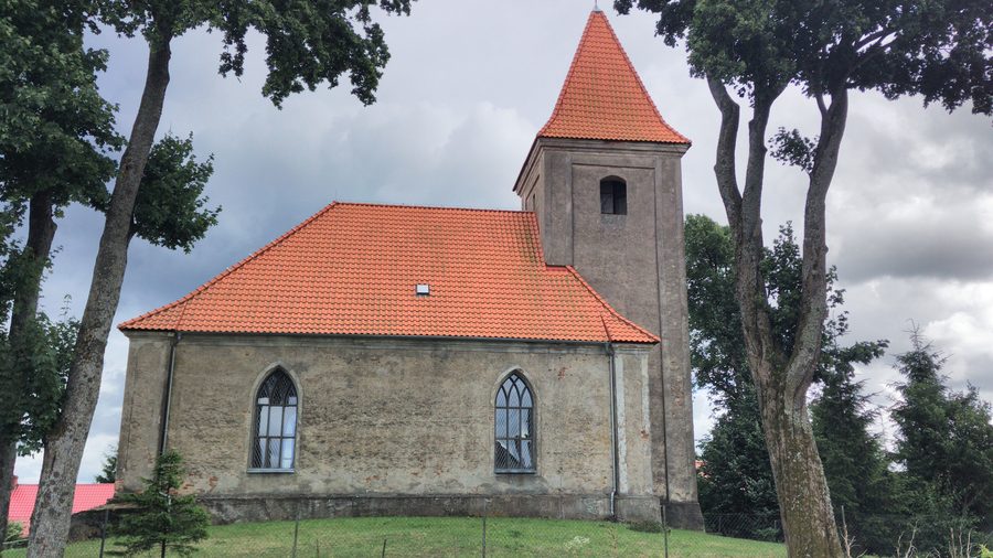 Église de Notre-Dame de Częstochowa dans le village de Włodowo