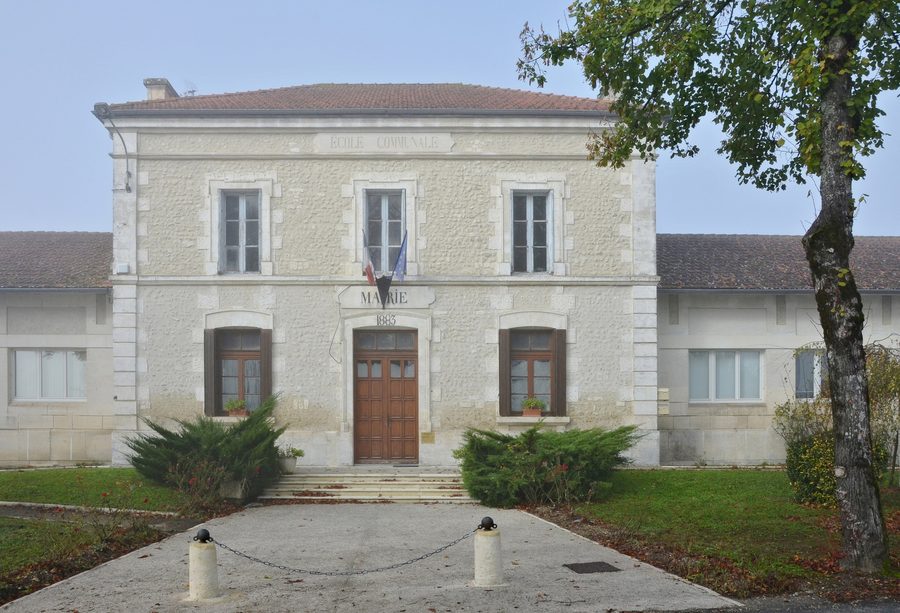 Mairie de Montignac-le-Coq, Charente, France